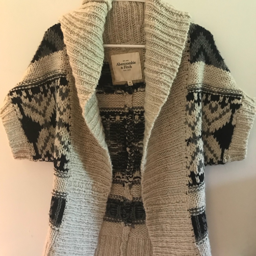 Abercrombie & Fitch sweater